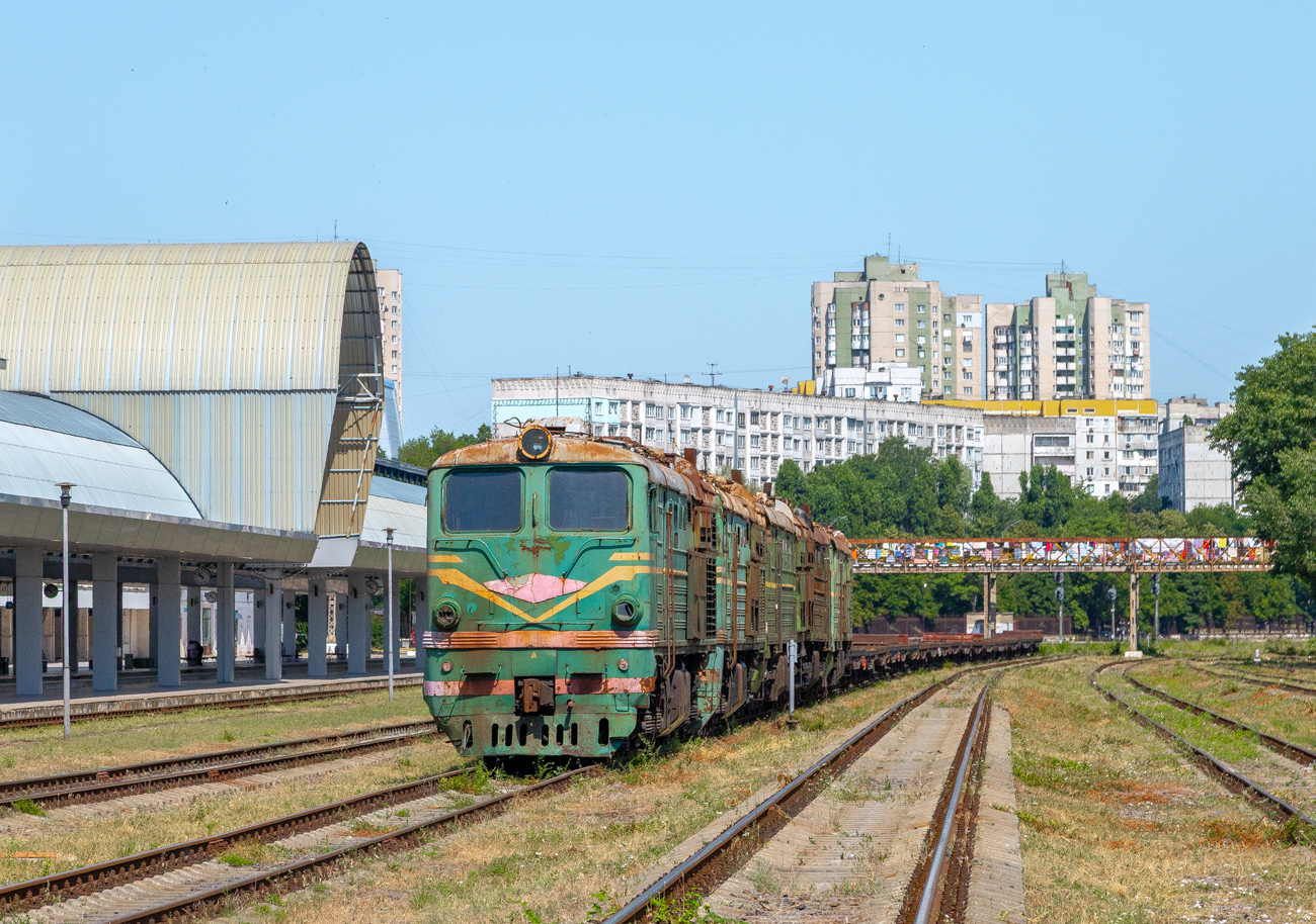 2ТЭ10Л-2303