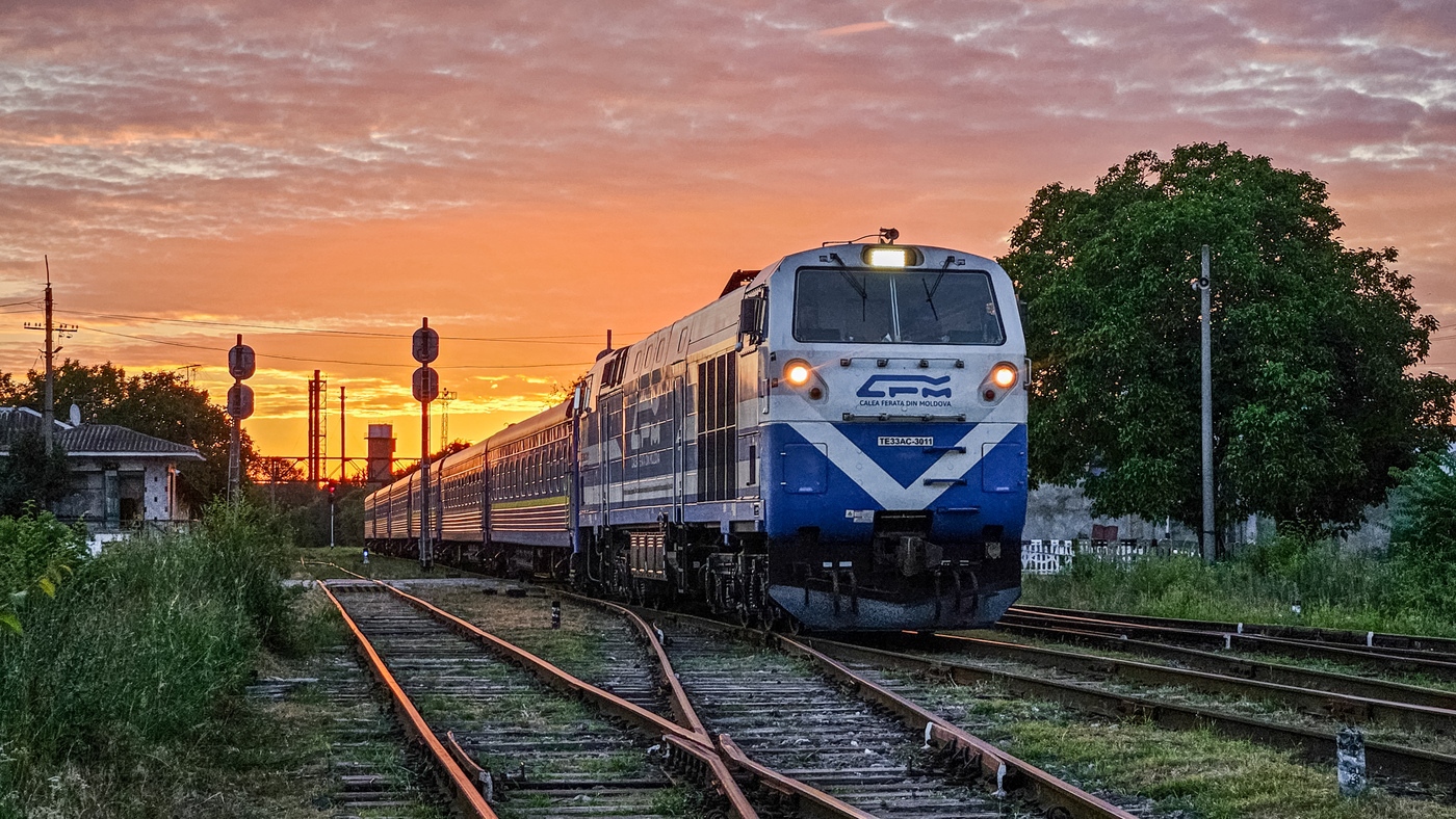 ТЭ33АС-3012