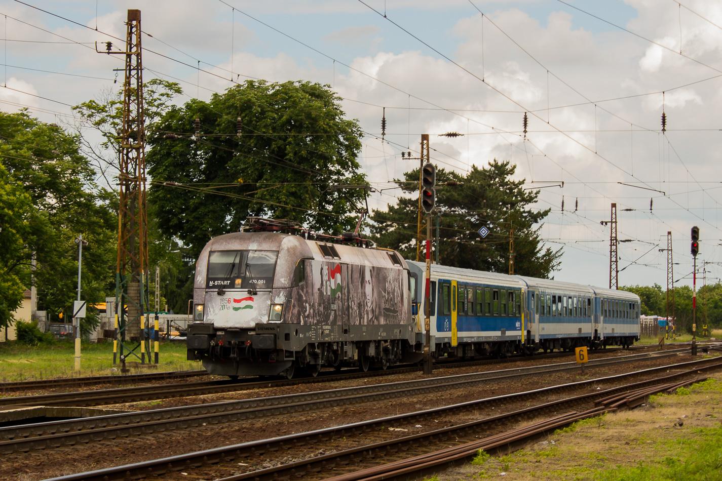470 001