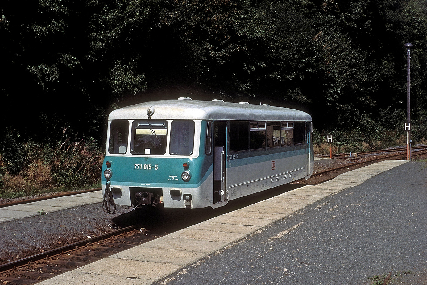 771 015-5