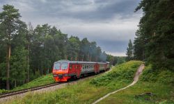 ТЭП70БС-072 (Горьковская железная дорога); ЭД4МК-0022 (Московская железная дорога)