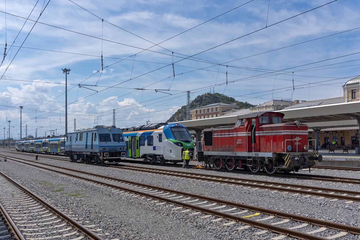 92 001; 52 211