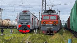 ВЛ80С-2598 (Северная железная дорога); 2ЭС5К-830 (Горьковская железная дорога)