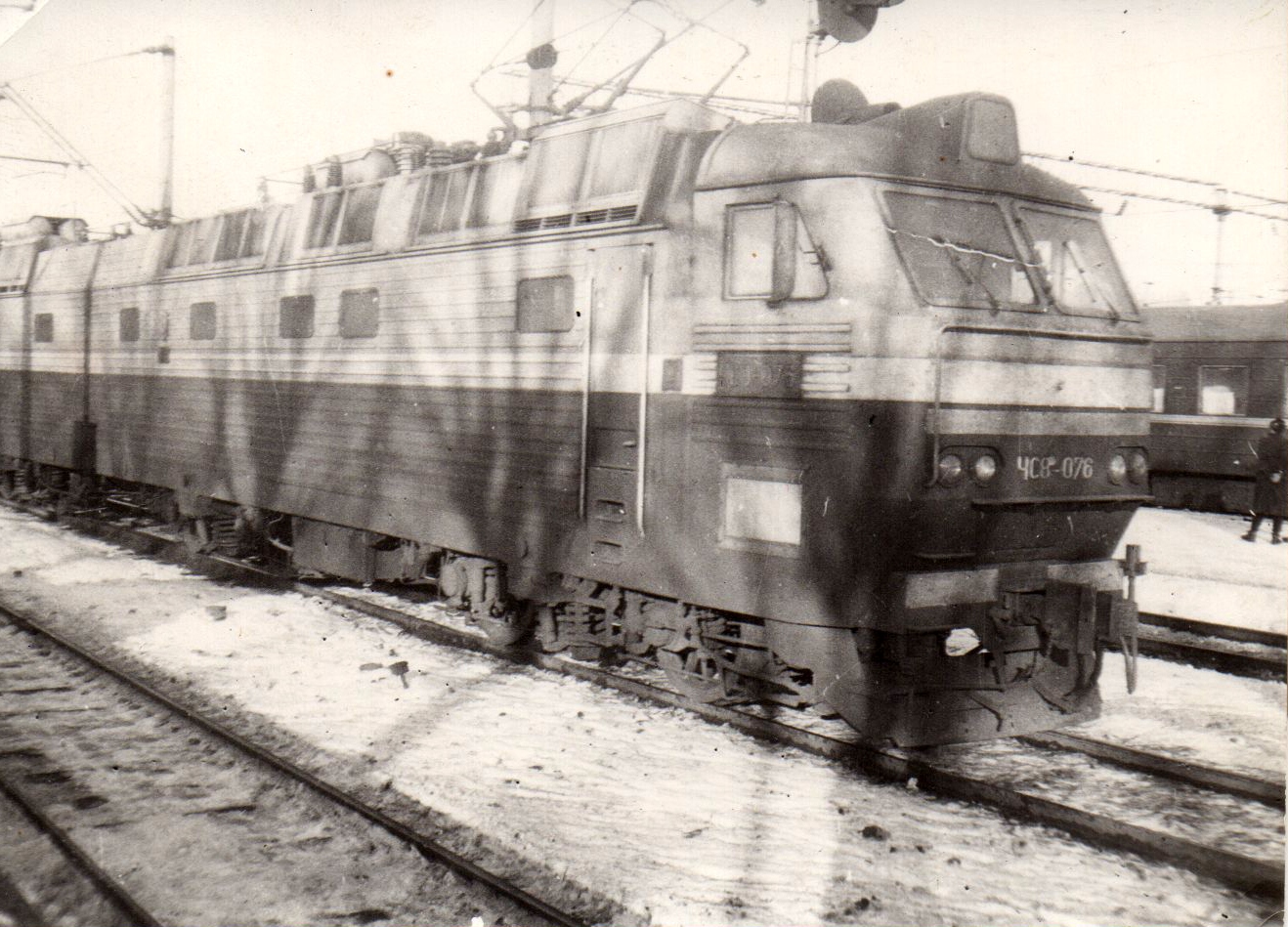 ЧС8-076