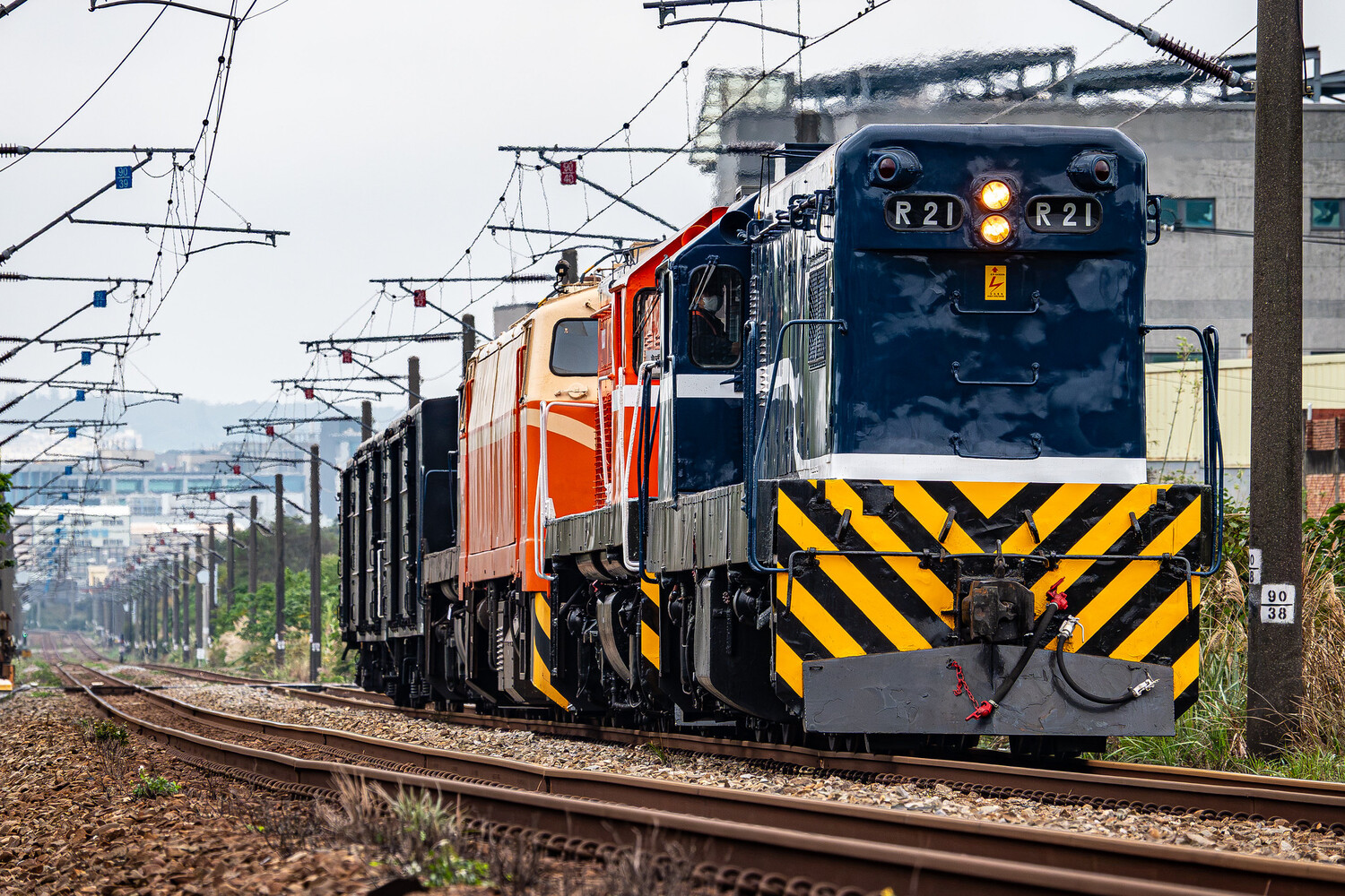 R21