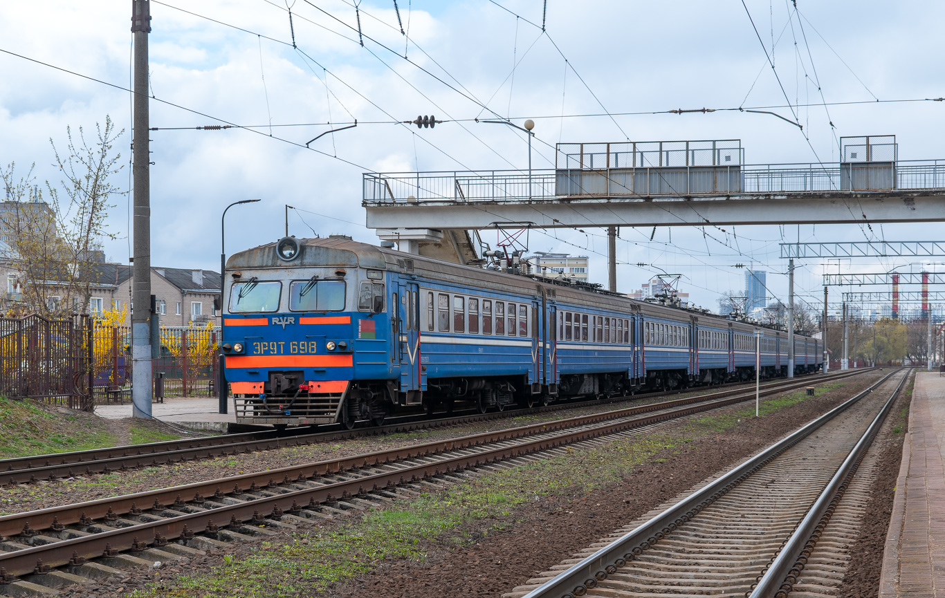 ЭР9Т-698