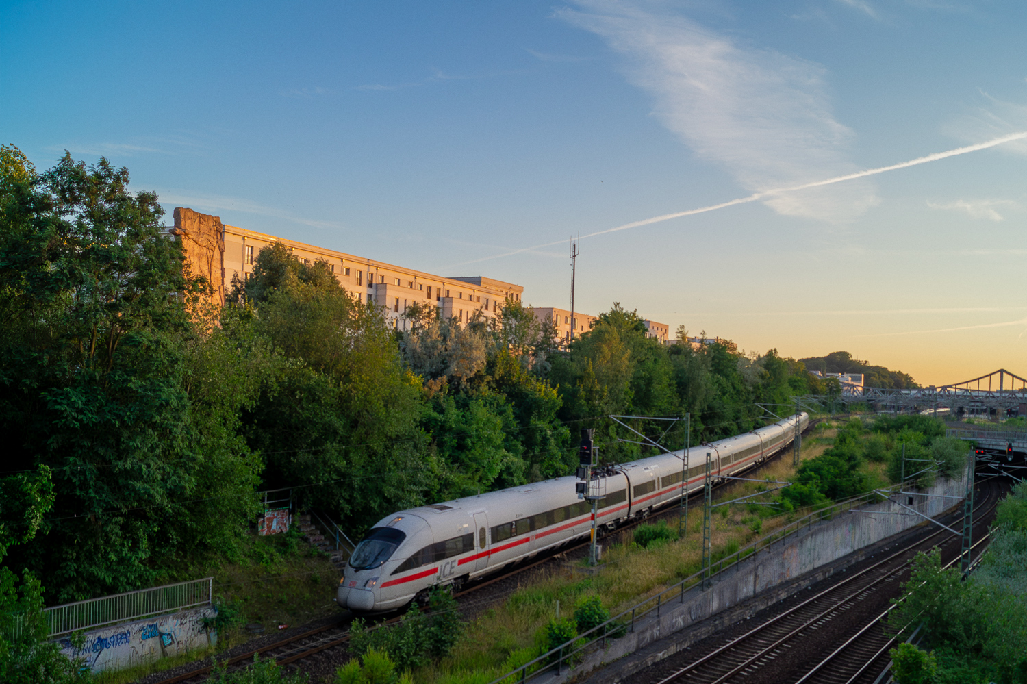 403 033