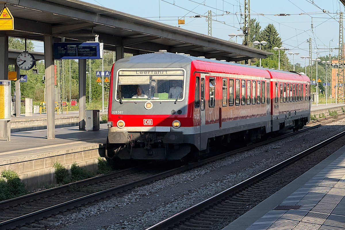 628 581