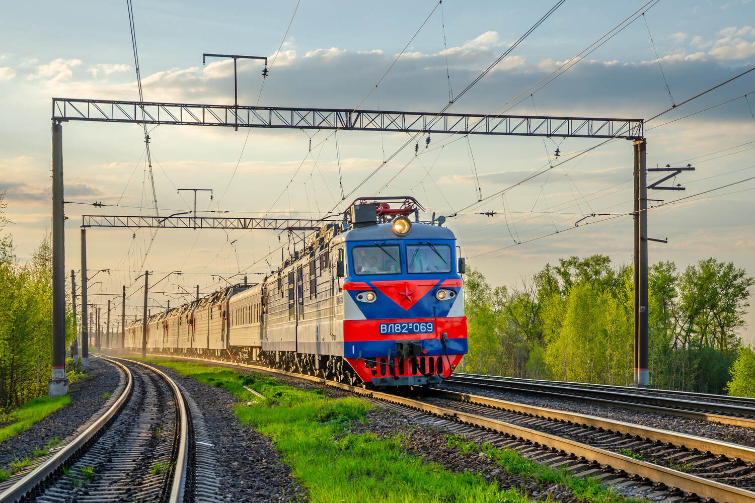 ВЛ82М-069