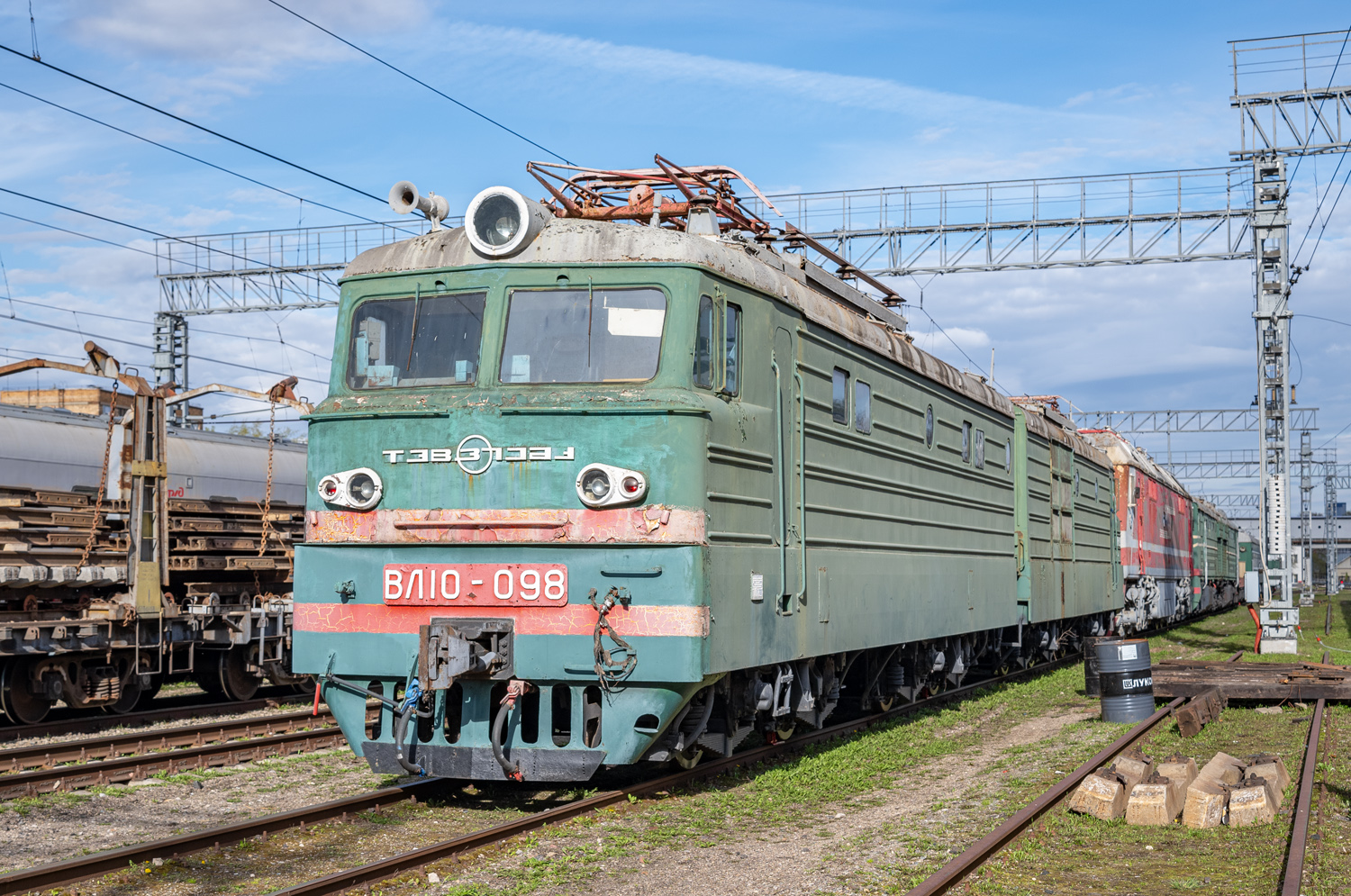 ВЛ10-098