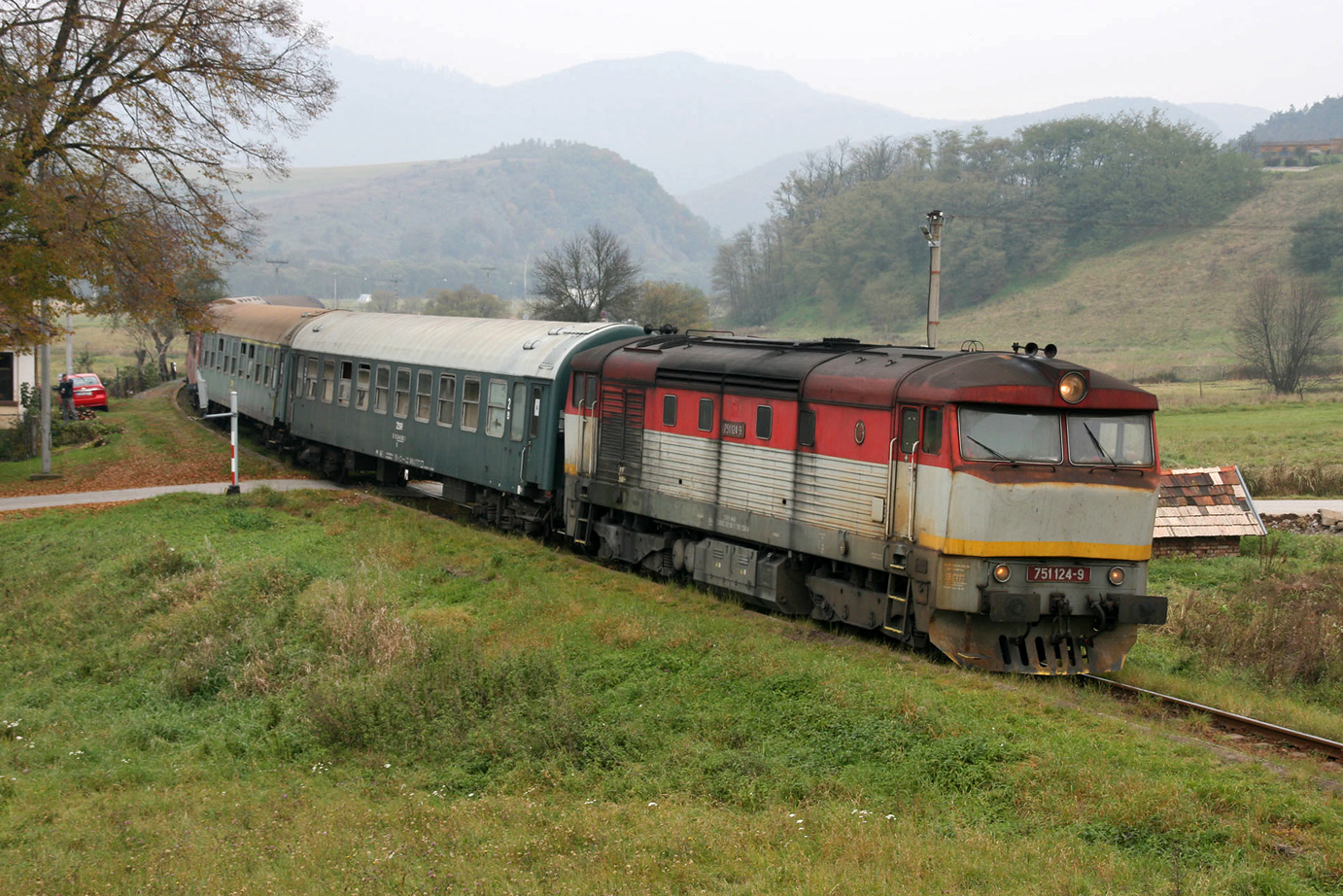 751 124-9