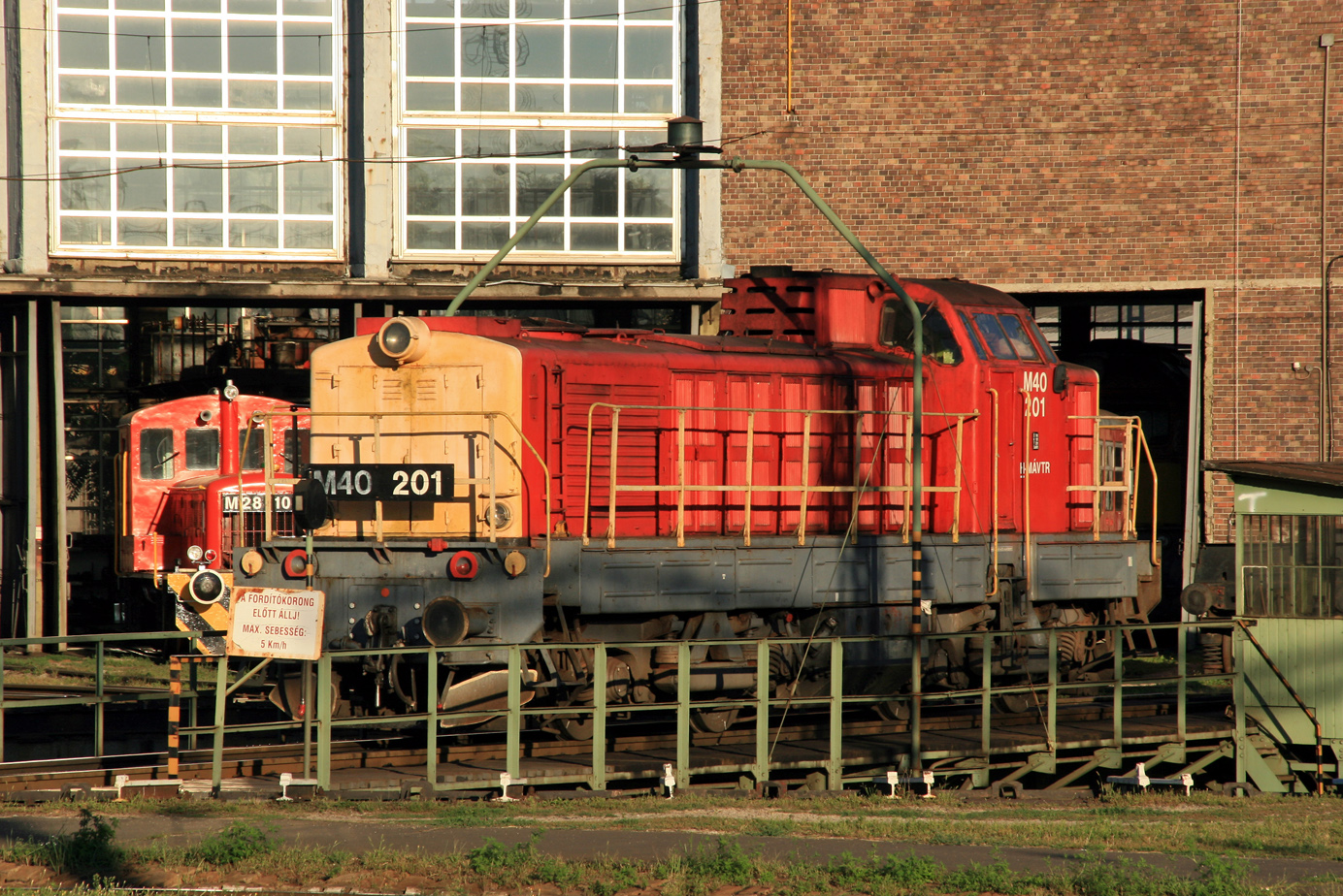 M40 201