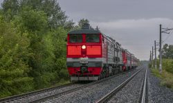 ЭД9М-0072 (Южно-Уральская железная дорога); 2ТЭ10М-2925 (Южно-Уральская железная дорога)