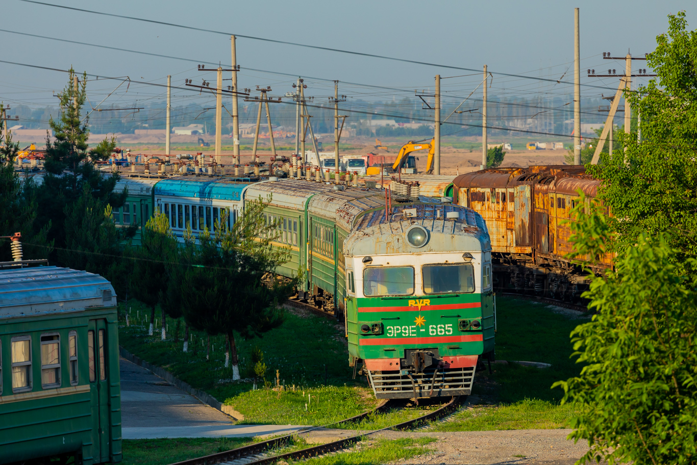 ЭР9Е-665