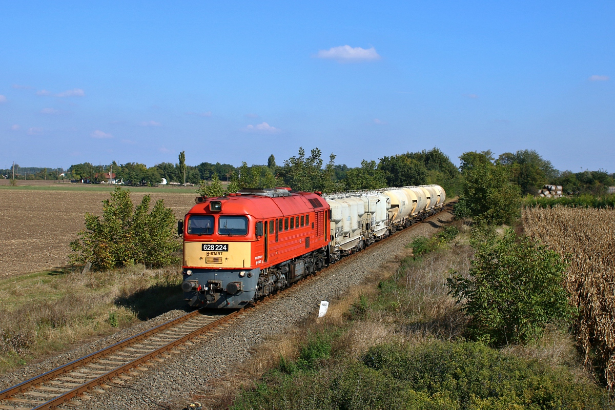 628 224