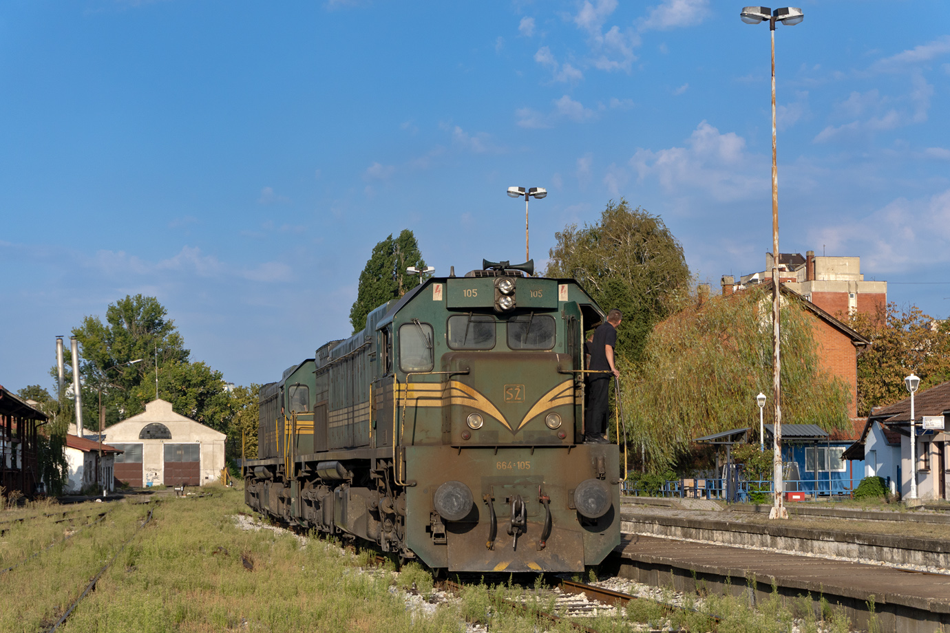 664-105