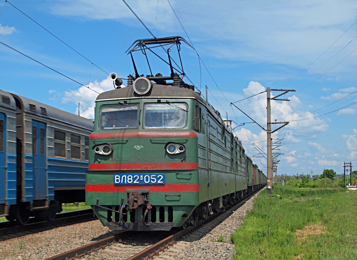 ВЛ82М-052
