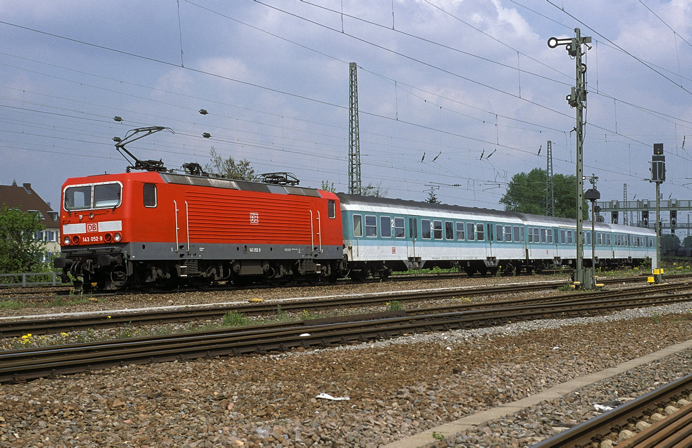 143 052-9