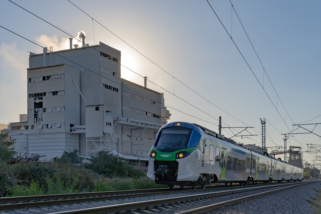 35 002