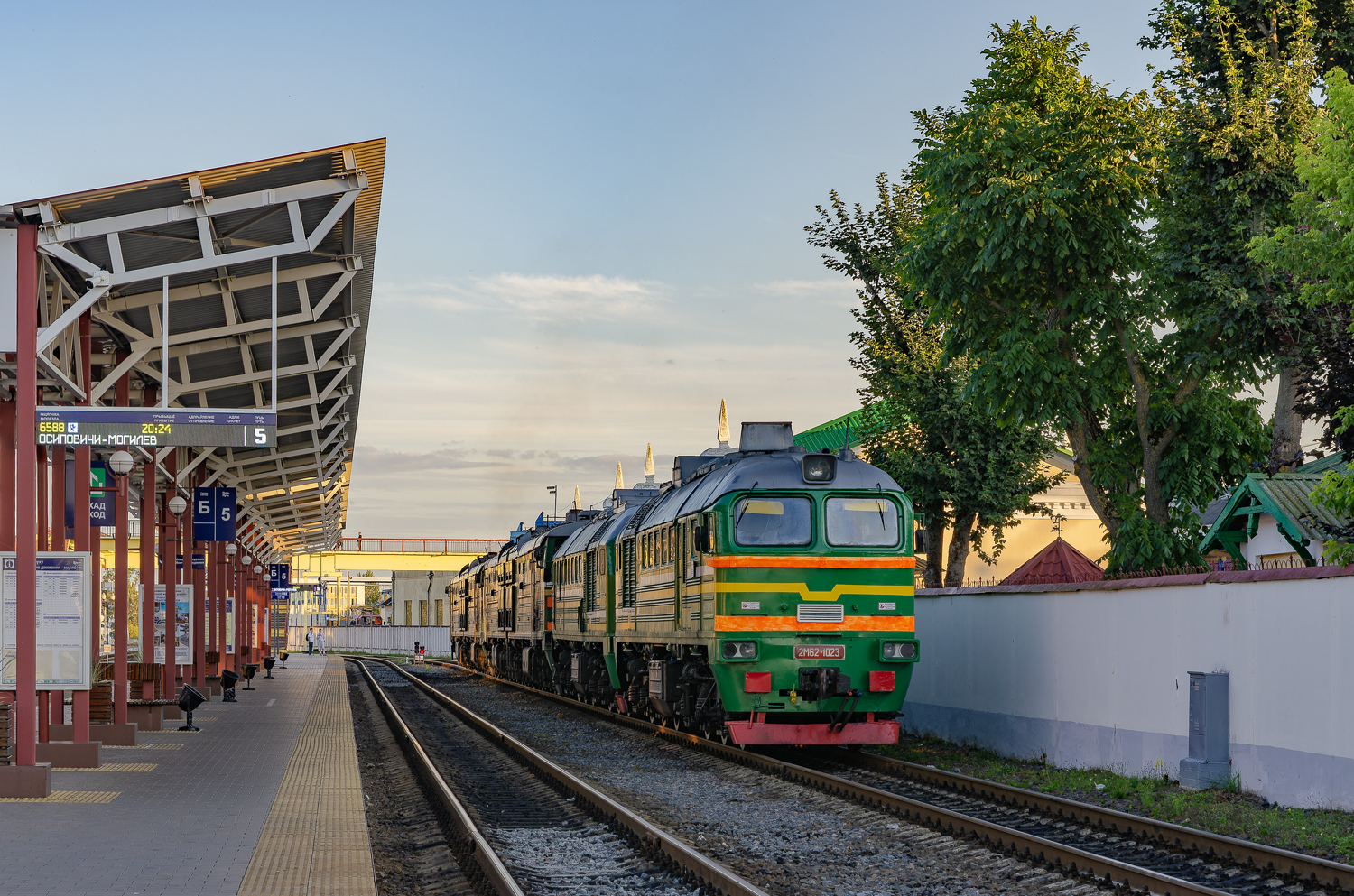 2М62-1023