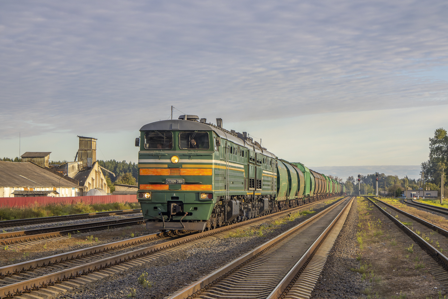 2ТЭ10М-3108