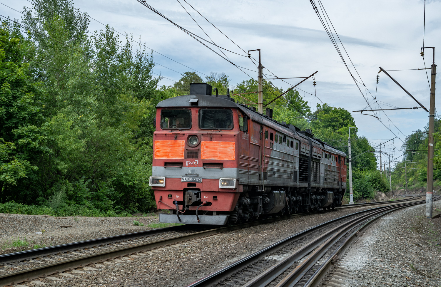 2ТЭ10М-2123