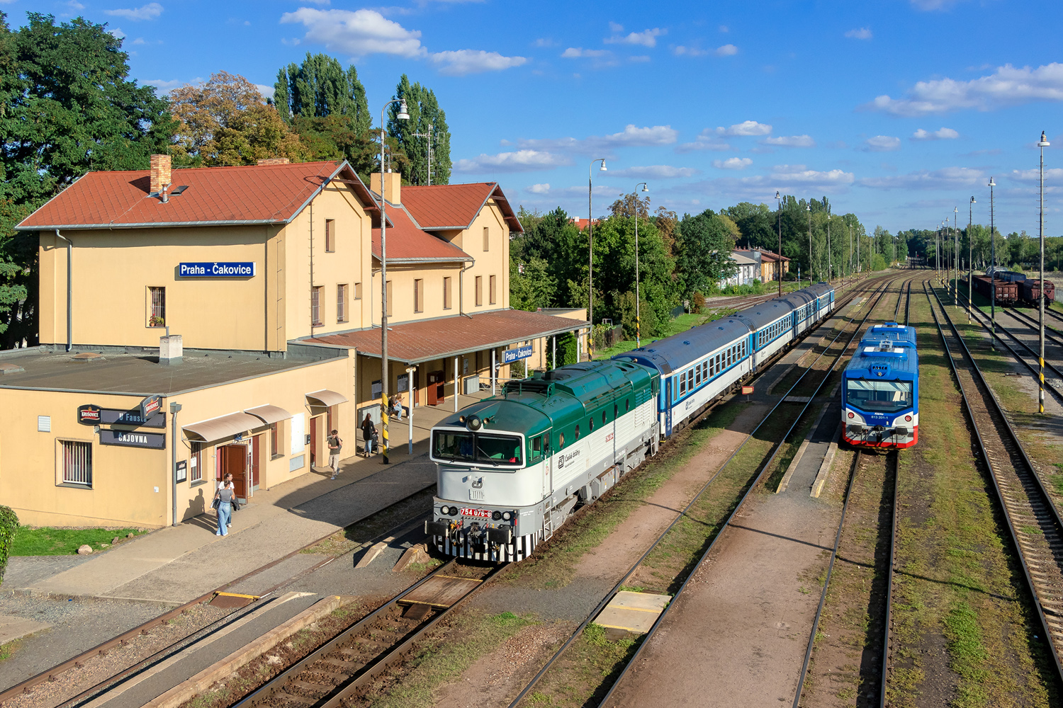 754 076-8