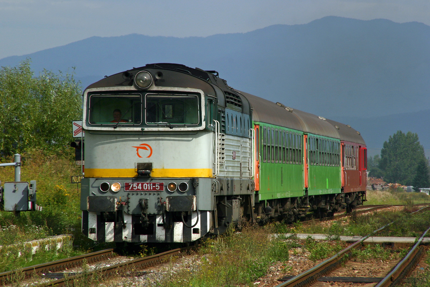754 011-5