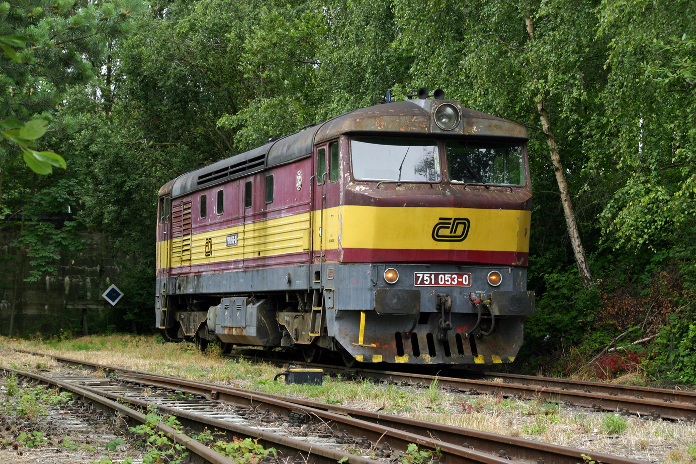 751 053-0