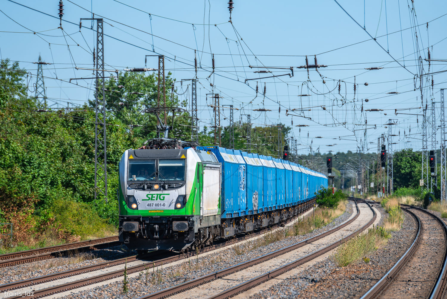 487 001