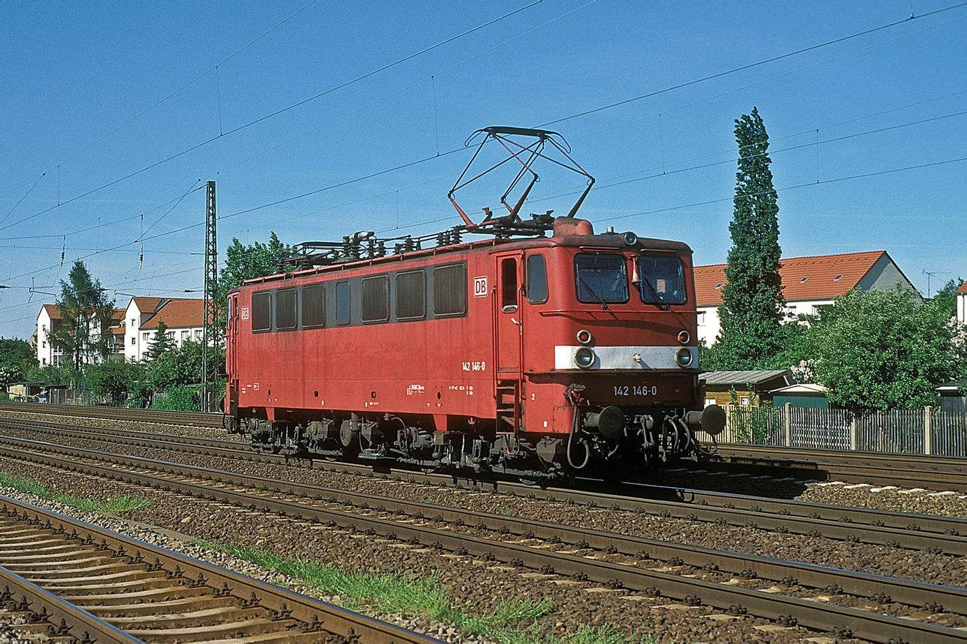 142 146-0