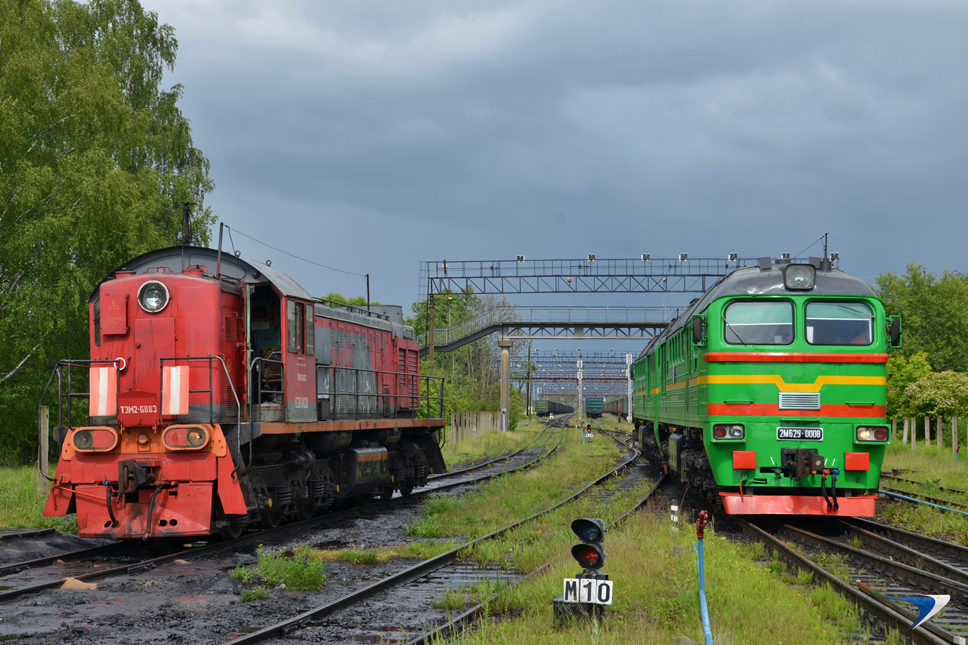 ТЭМ2-6883; 2М62У-0008