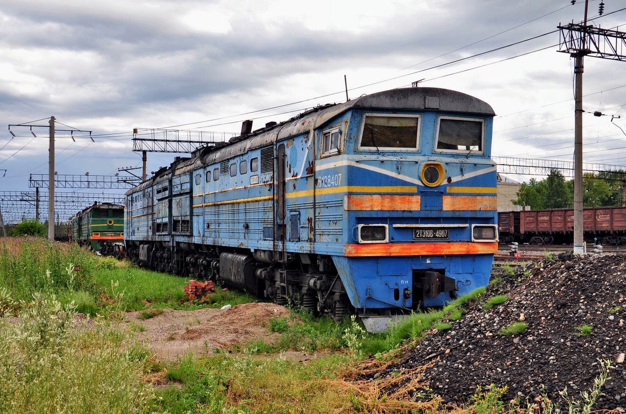 2ТЭ10В-4907