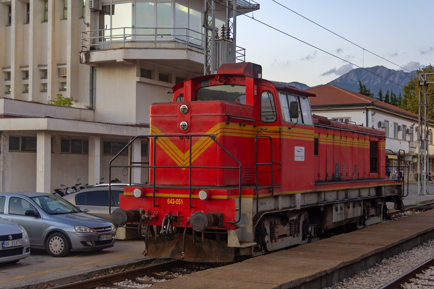 643-051