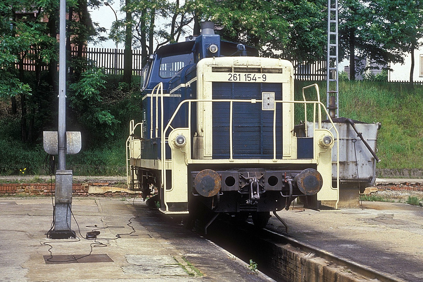 261 154-9