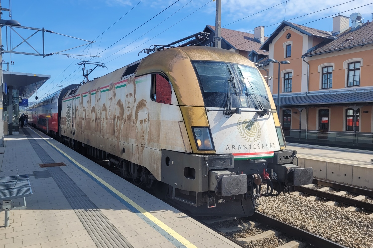 470 010