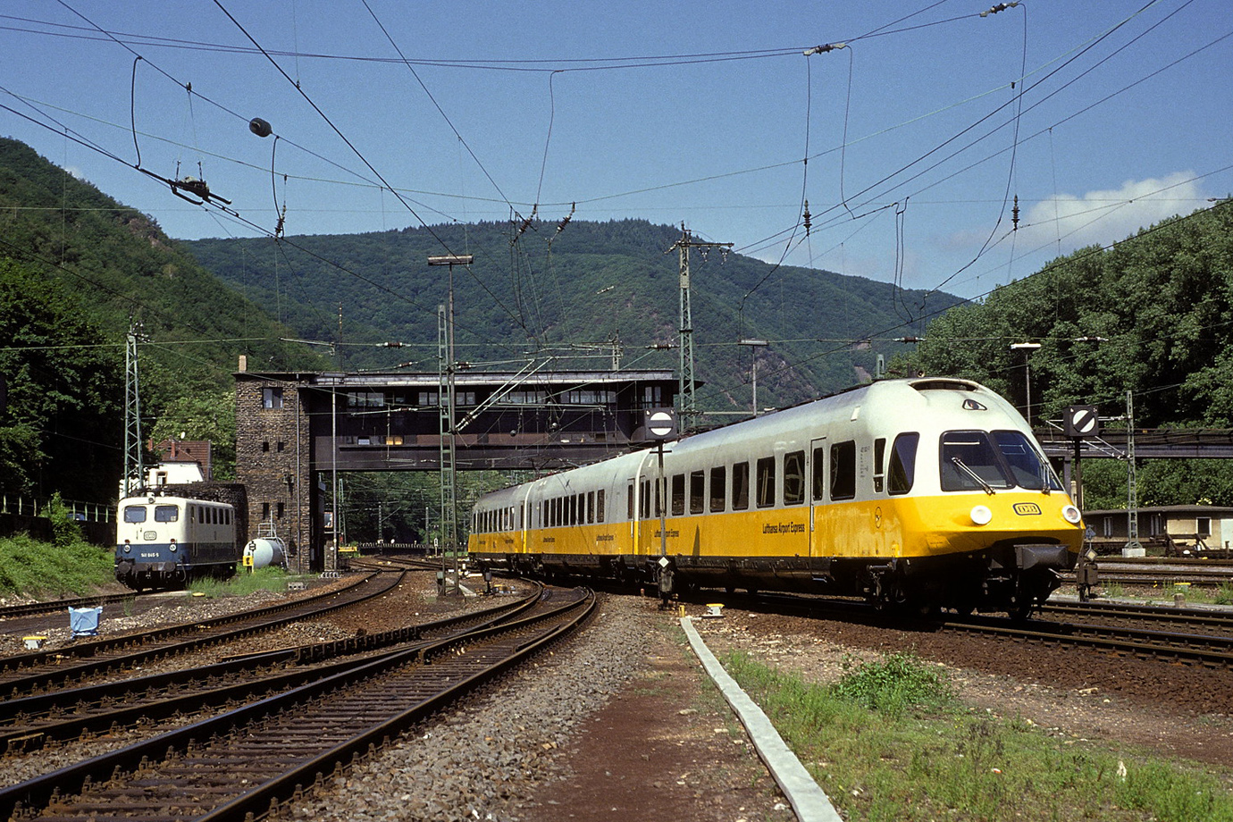 403 003-7