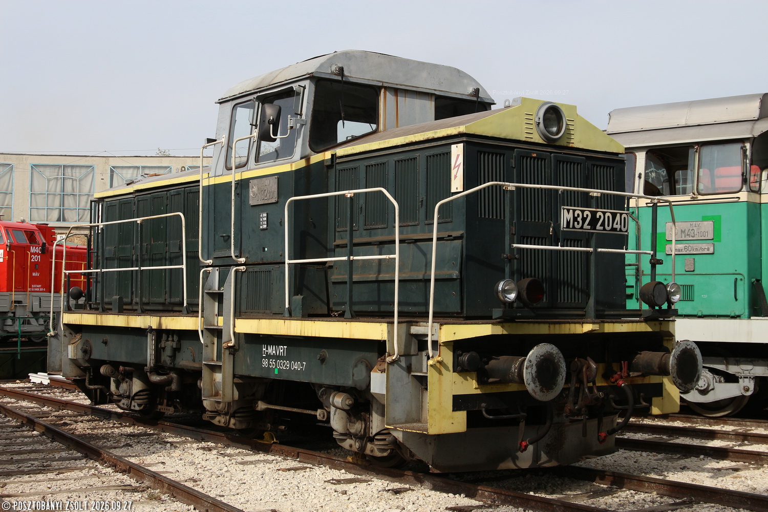 M32.2040