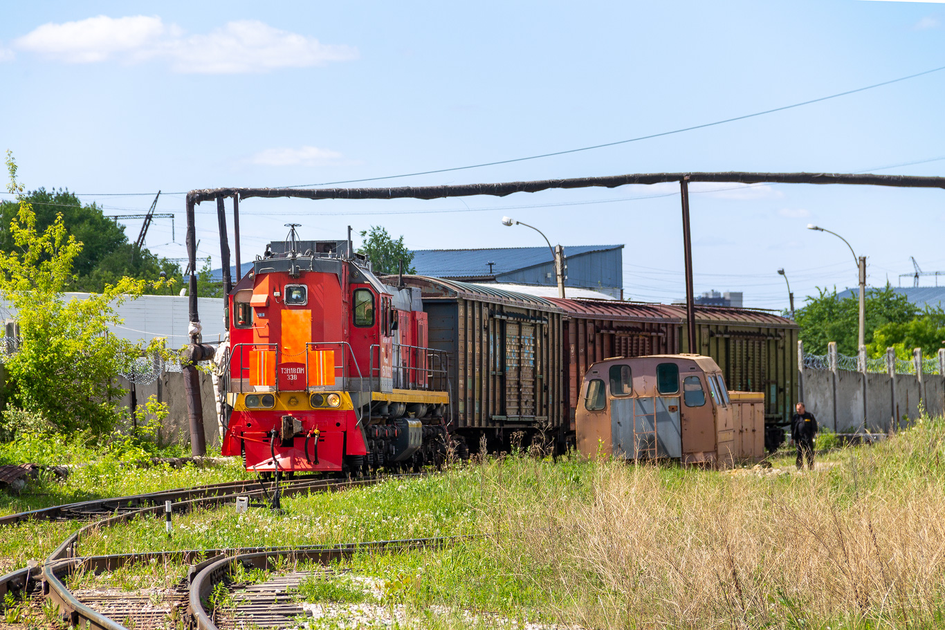 ТЭМ18ДМ-338; ТГМ23В48-967