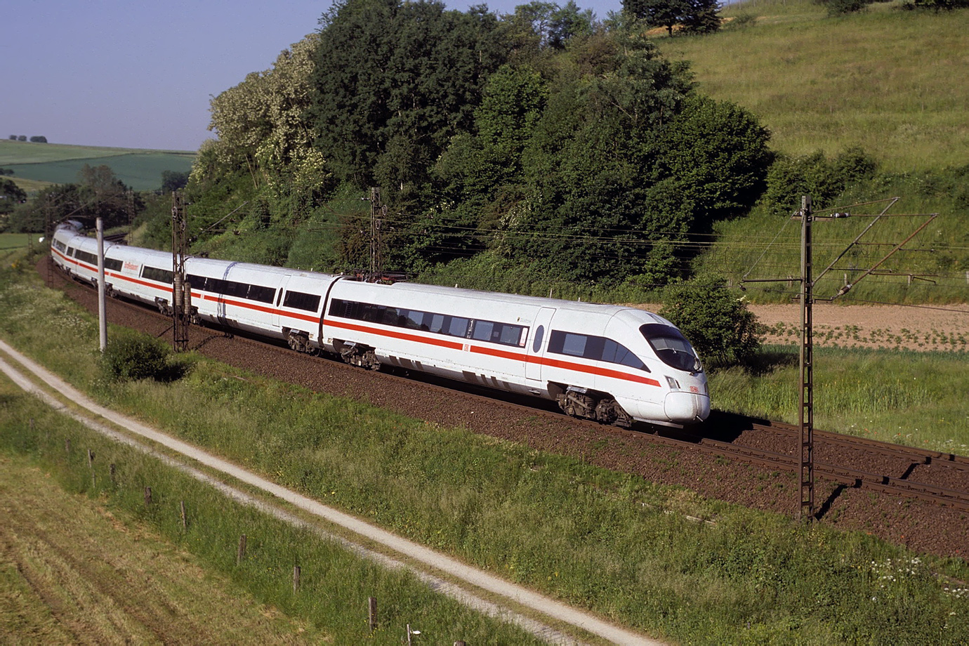 411 009