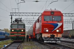 ТЭП70БС-098 (Юго-Восточная железная дорога); ВЛ60К-2528 (Горьковская железная дорога)