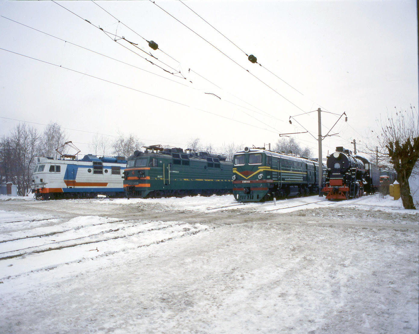 ВЛ65-003; ВЛ80С-2659; 2ТЭ10Л-1182; Л-1699