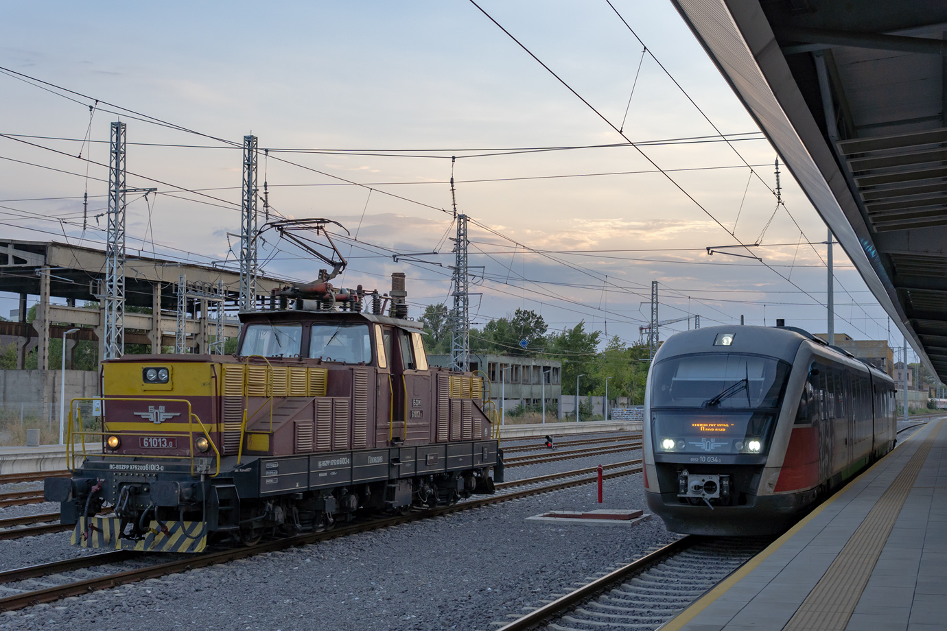 61 013; 10 034