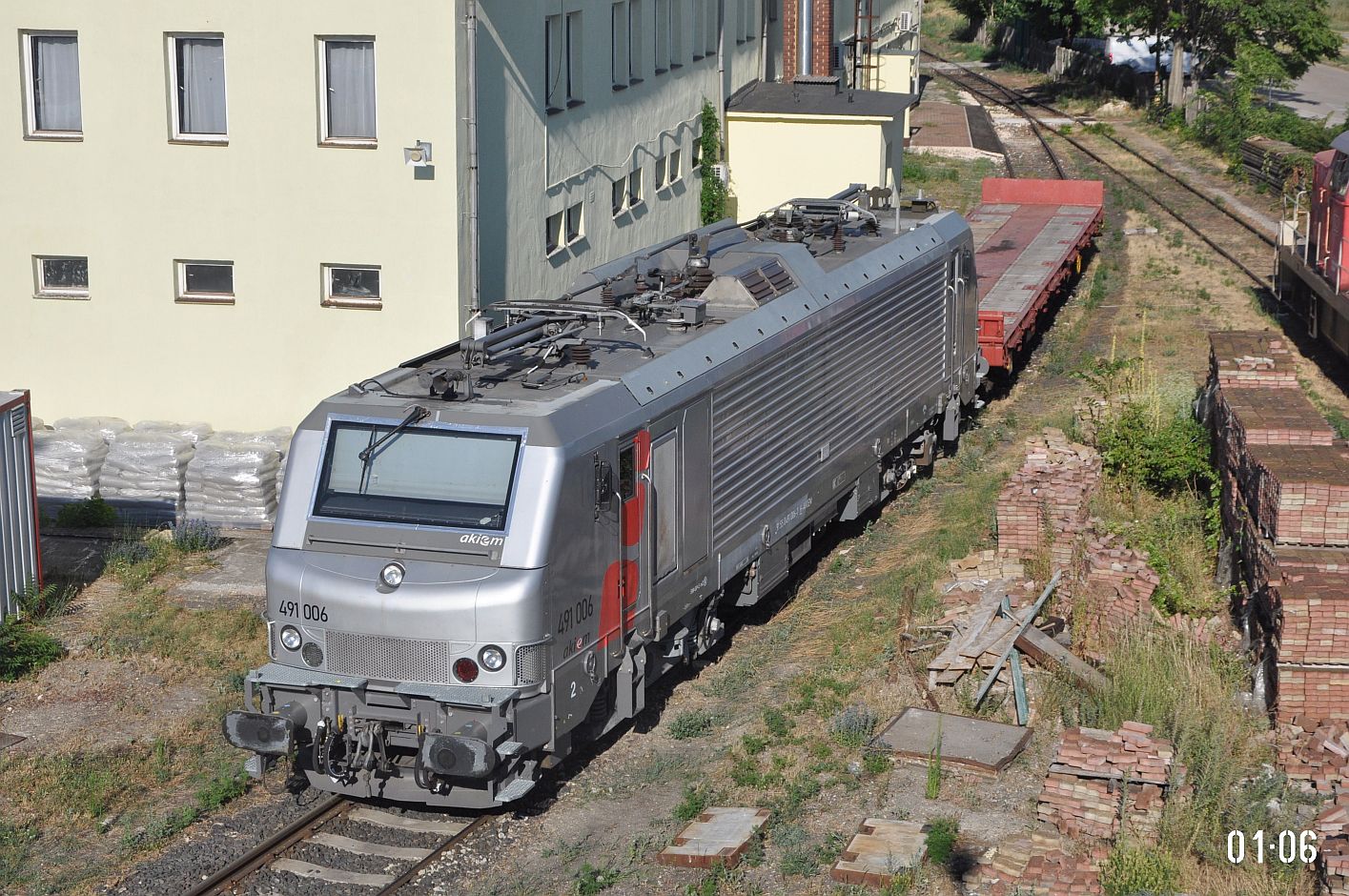 491 006
