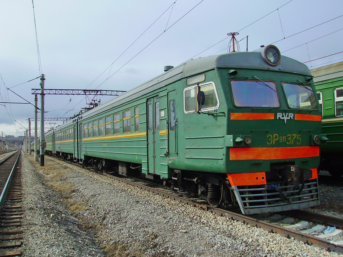 ЭР9П-375